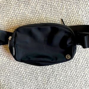 Lululemon black belt bag. EUC $30